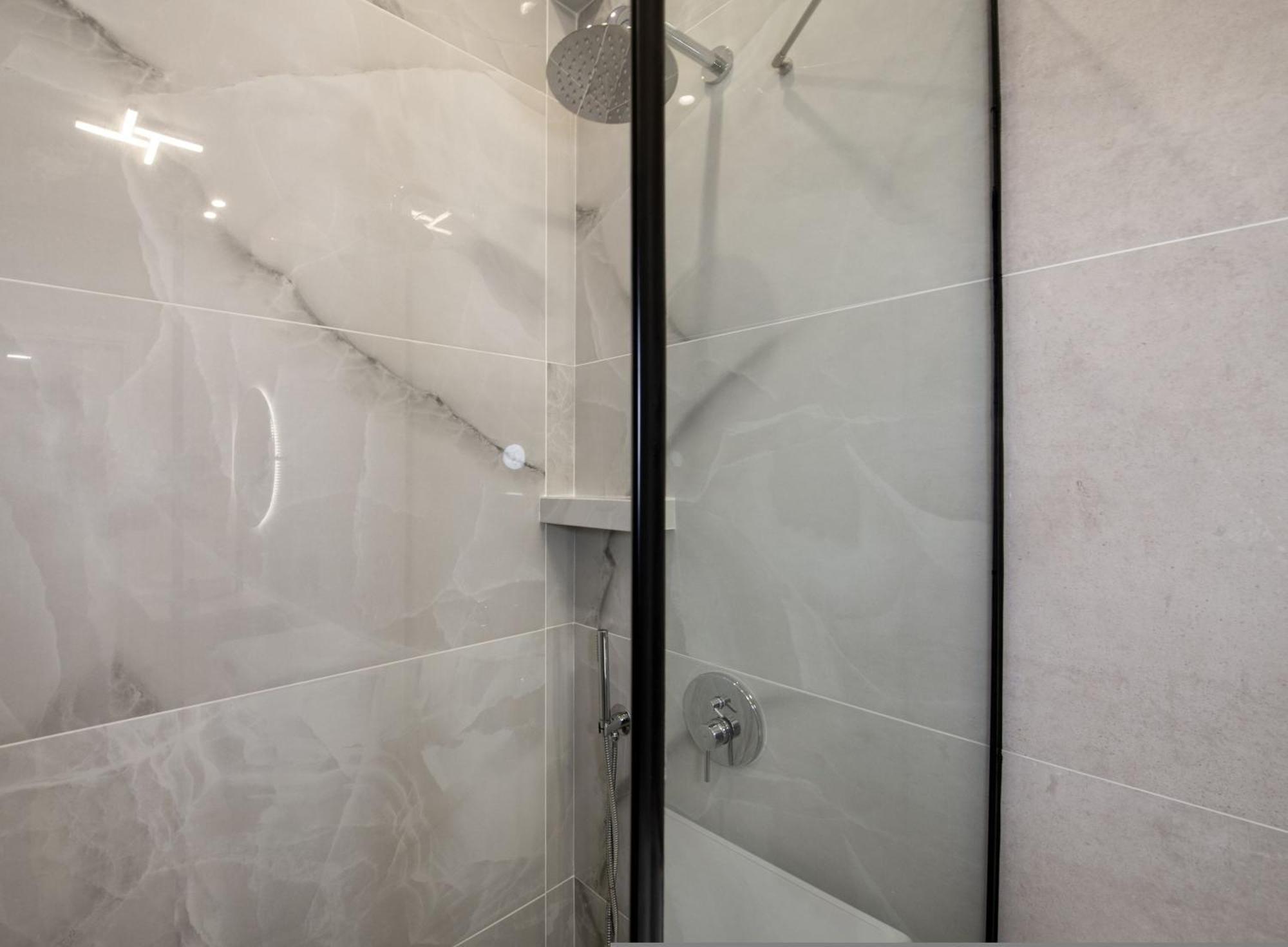 Cherry Central Luxury Suites 干尼亞 外观 照片