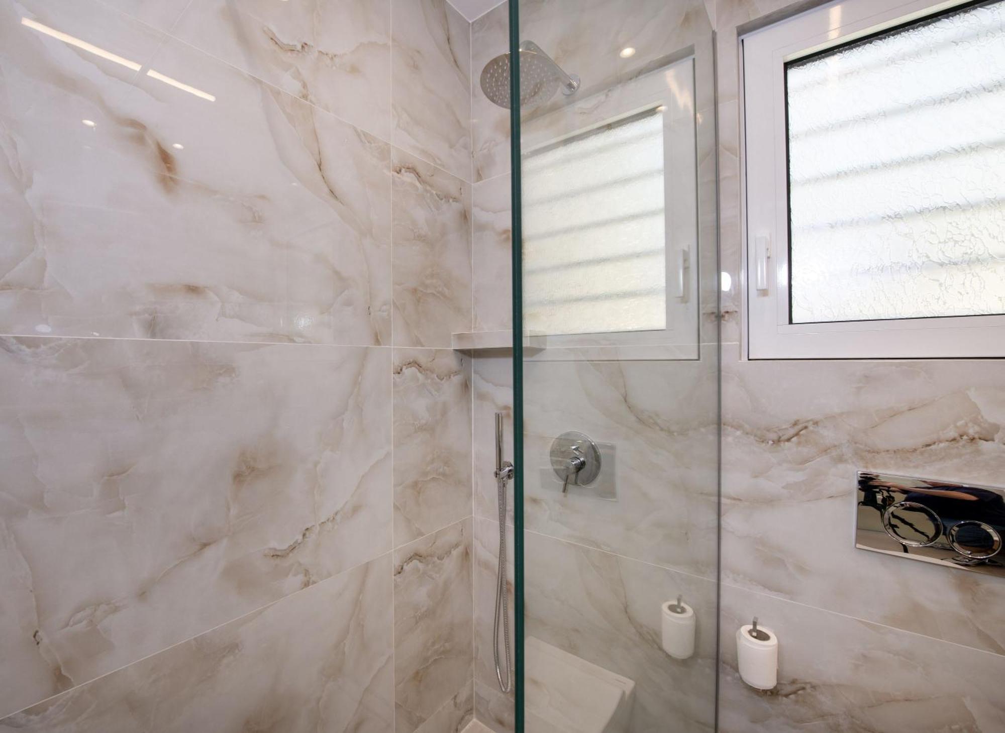 Cherry Central Luxury Suites 干尼亞 外观 照片